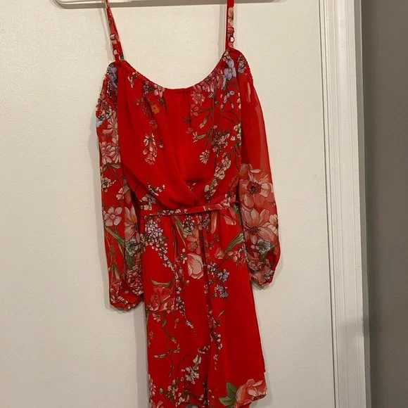 Super cute red romper worn once - Picture 2 of 2